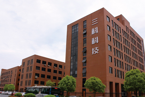 “在“工業(yè)4.0”的大環(huán)境下，國產(chǎn)品牌要如何與國外品牌競爭？”